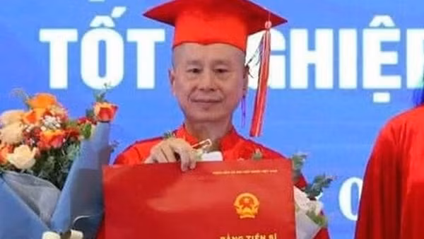 Vụ ông Vương Tấn Việt không có bằng cấp 3 vẫn có bằng tiến sĩ: Tiếp tục làm rõ nhiều vấn đề bất thường