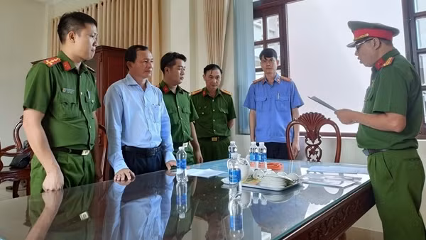 Khởi tố, bắt tạm giam phó Chủ tịch và 3 cán bộ huyện Bù Gia Mập