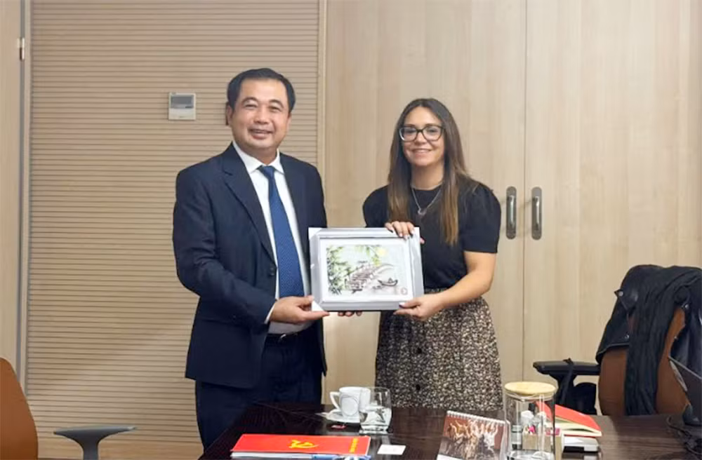 Bí thư Tỉnh ủy Hải Dương Trần Đức Thắng làm việc với Thị trưởng TP Rivas-Vaciamadrid (Tây Ban Nha) -0