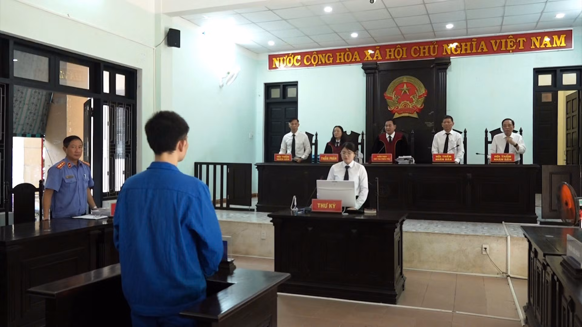 Giám đốc “bán vịt trời” -0