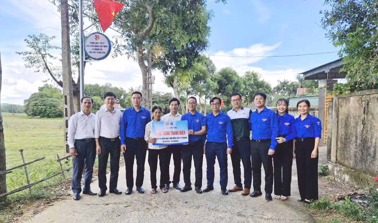 Nhiều hoạt động ý nghĩa nhân Kỷ niệm 110 năm ngày sinh đồng chí Lý Tự Trọng -0