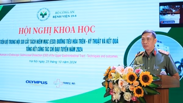 Bệnh viện 19-8 điều trị sớm ung thư dạ dày bằng nội soi cắt tách niêm mạc đường tiêu hoá trên