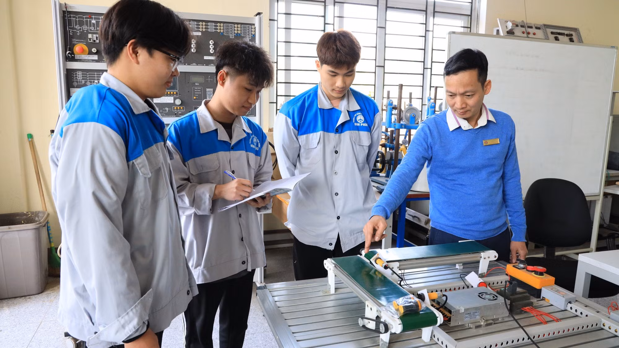 Vĩnh Phúc tập trung đầu tư phát triển nguồn nhân lực chất lượng cao -0