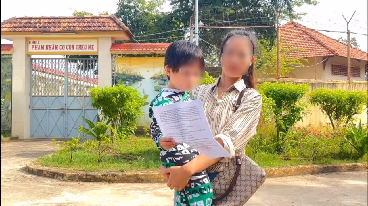 Trại giam Thủ Đức công bố quyết định giảm hết thời hạn tù đợt 3 cho 261 phạm nhân -0