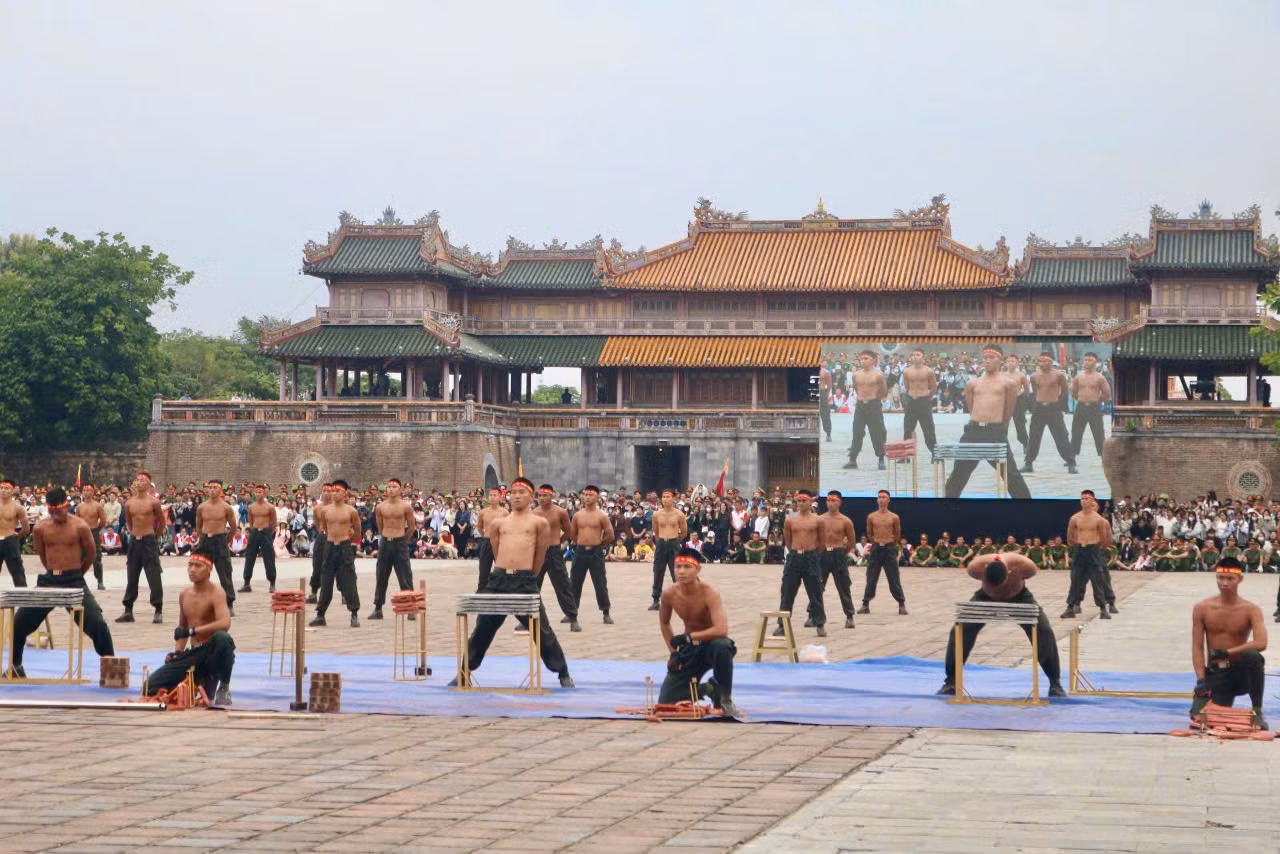Mãn nhãn với những màn trình diễn ấn tượng tại khai mạc Đại hội Khỏe Vì An ninh Tổ quốc -0