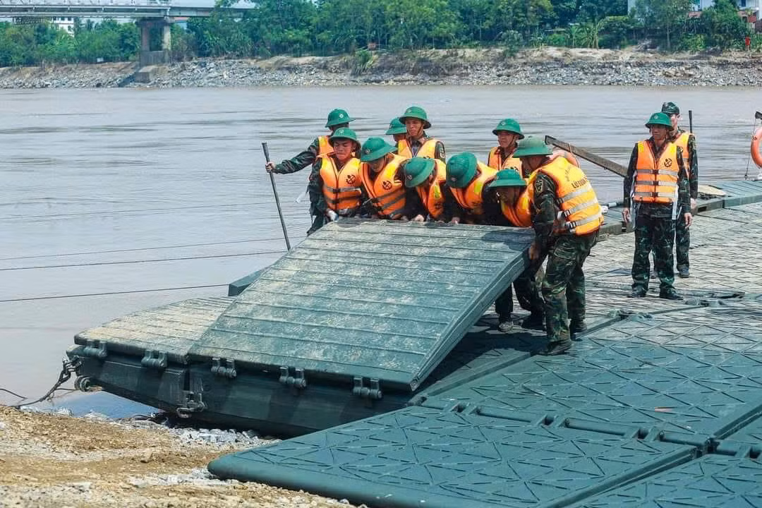 Những bí mật vượt sông của lính công binh -0