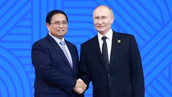 Thủ tướng dự lễ đón, chiêu đãi do Tổng thống Nga Vladimir Putin chủ trì