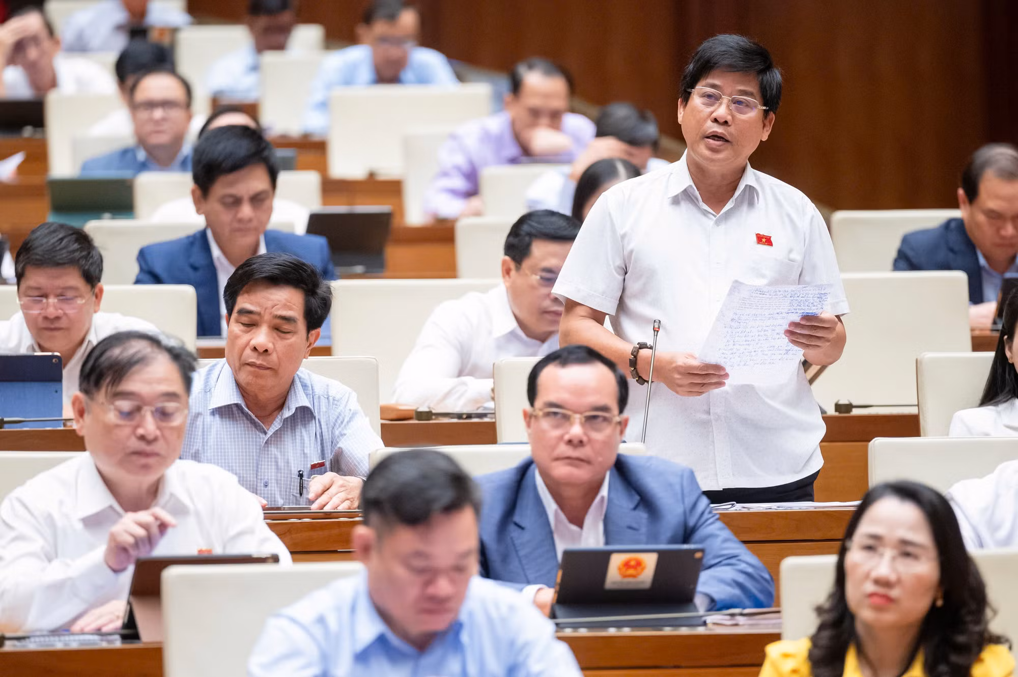 Đại biểu Quốc hội hiến kế nhiều giải pháp xử lý tình trạng lũng đoạn thị trường bất động sản -0
