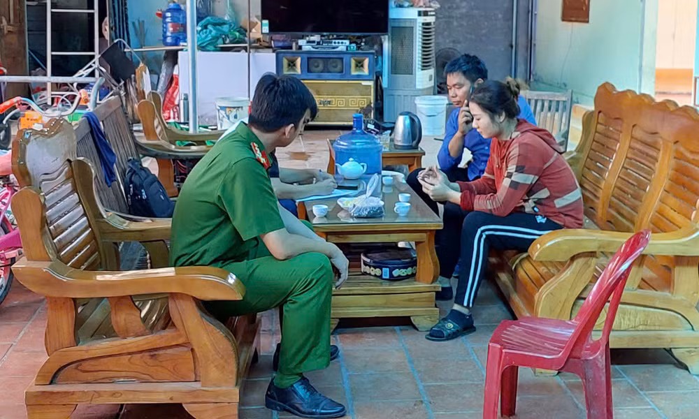 làm việc.jpg -3
