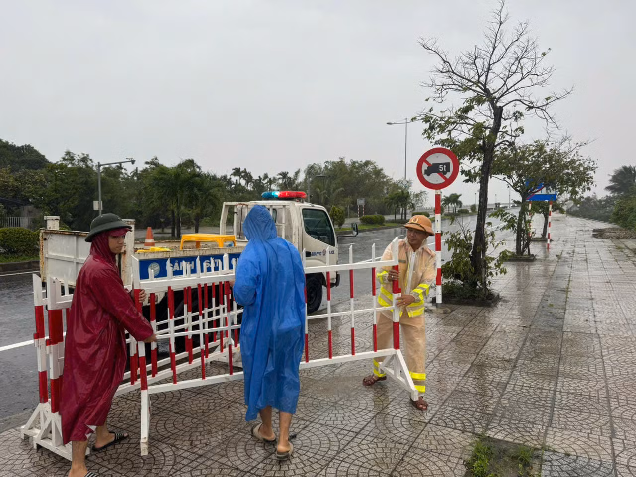 Quảng Nam chủ động sơ tán người dân trước khi bão đổ bộ -0