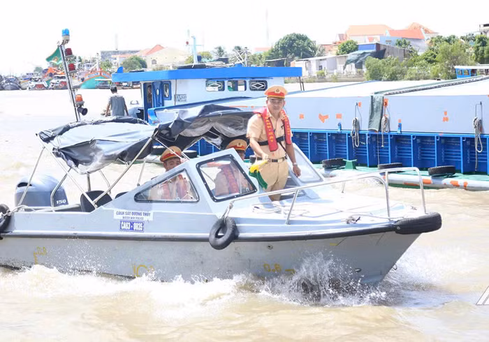 Vì bình yên mùa nước nổi miền Tây -0