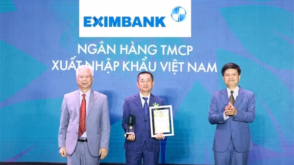 Eximbank&nbsp;nhận&nbsp;giải thưởng Thương hiệu mạnh Việt Nam 2024
