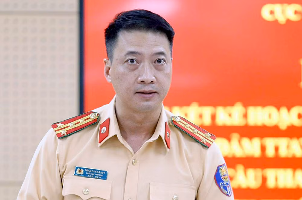huy1.jpg -2