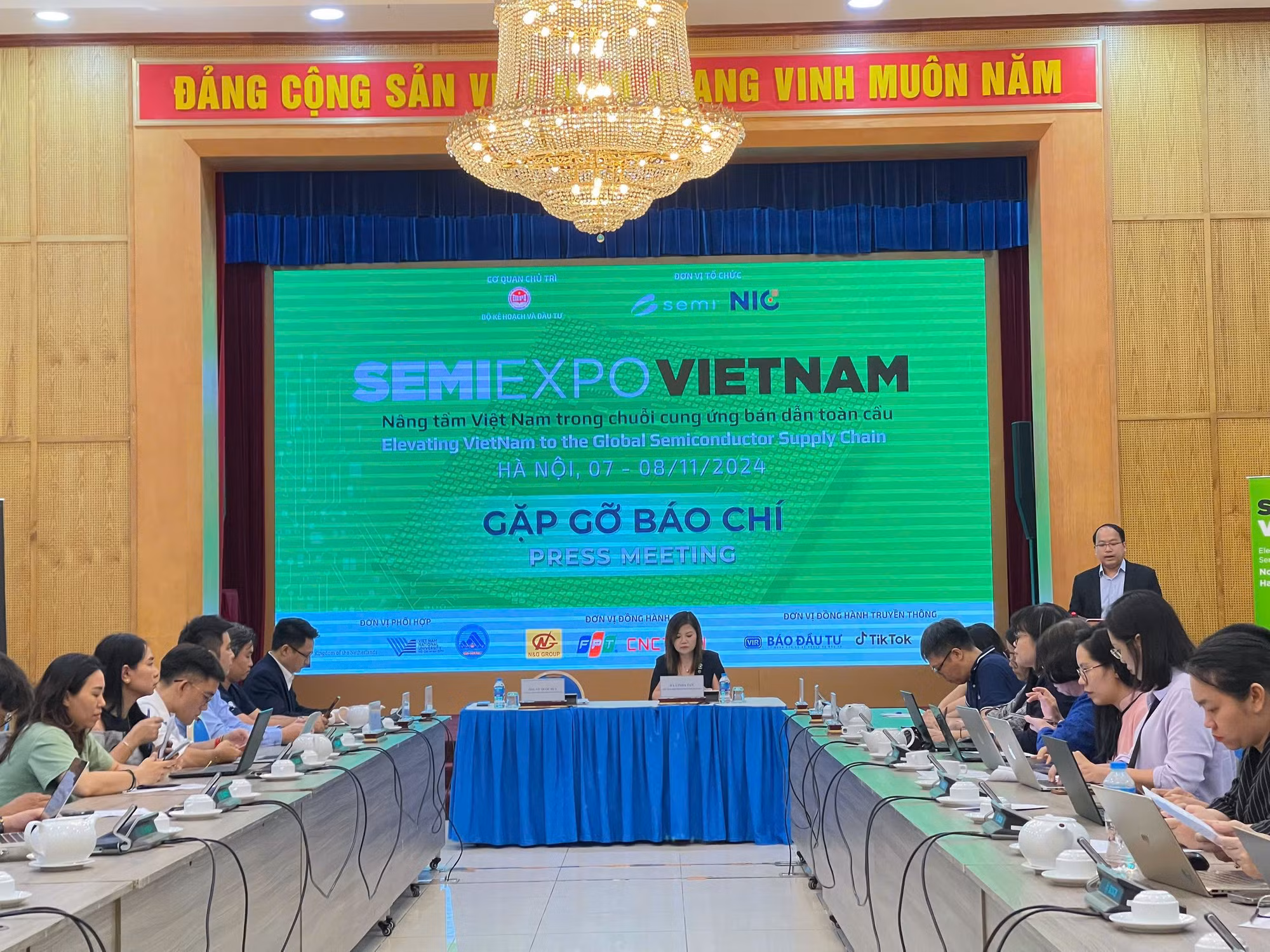 Nhiều Tập đoàn công nghệ bán dẫn tham dự Triển lãm ngành công nghiệp bán dẫn Việt Nam 2024 -0