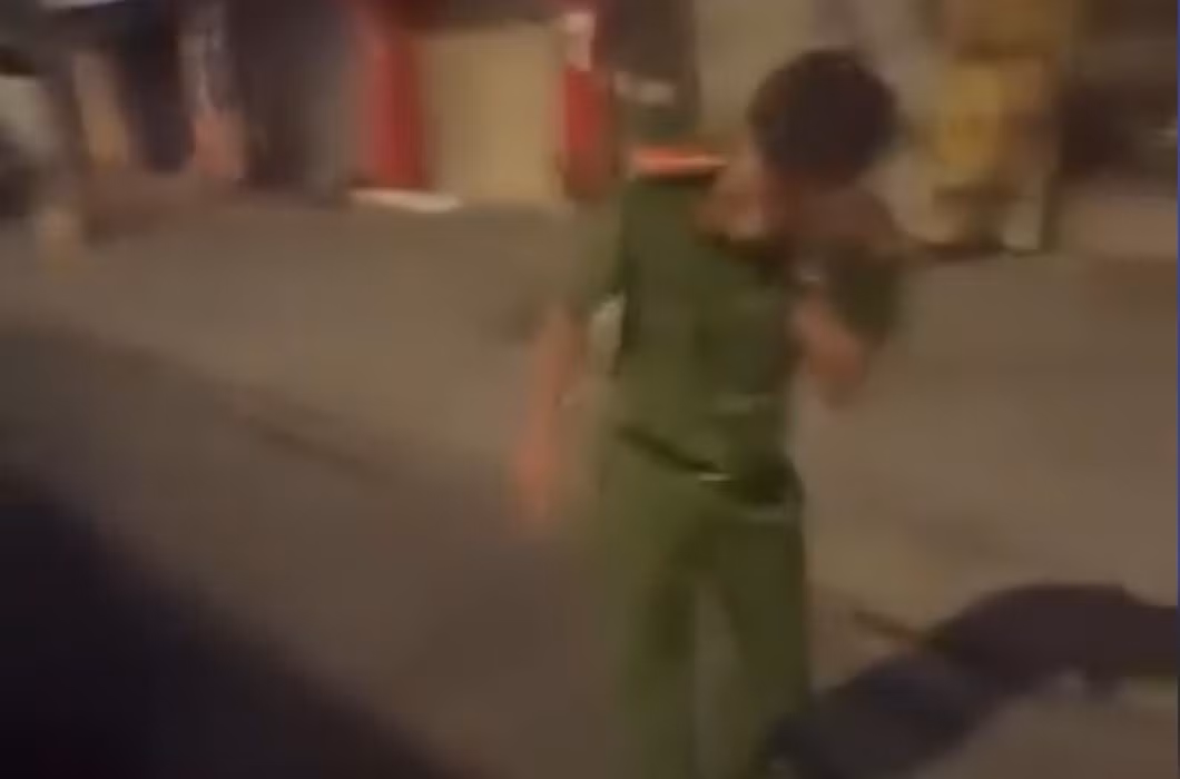 Làm rõ hành vi “chống người thi hành công vụ” của tài xế xe 4 chỗ -0