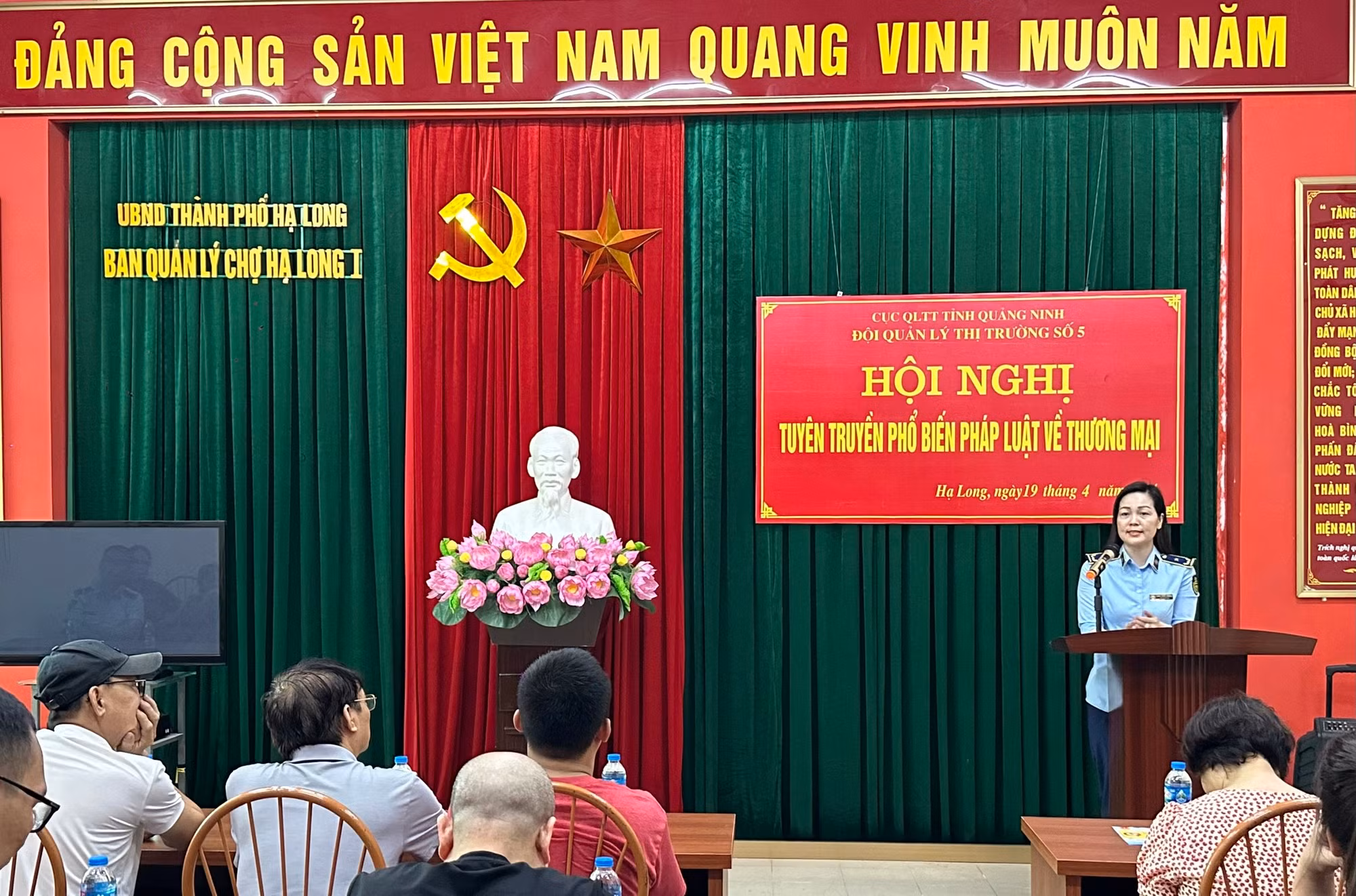 Xử phạt cửa hàng thời trang tại TP Hải Phòng bán quần áo giả mạo nhãn hiệu trên Facebook -0