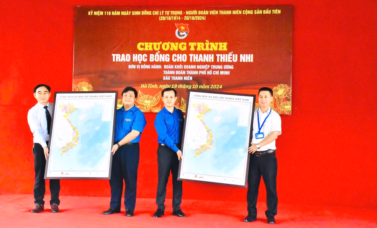 Nhiều hoạt động ý nghĩa nhân Kỷ niệm 110 năm ngày sinh đồng chí Lý Tự Trọng -0