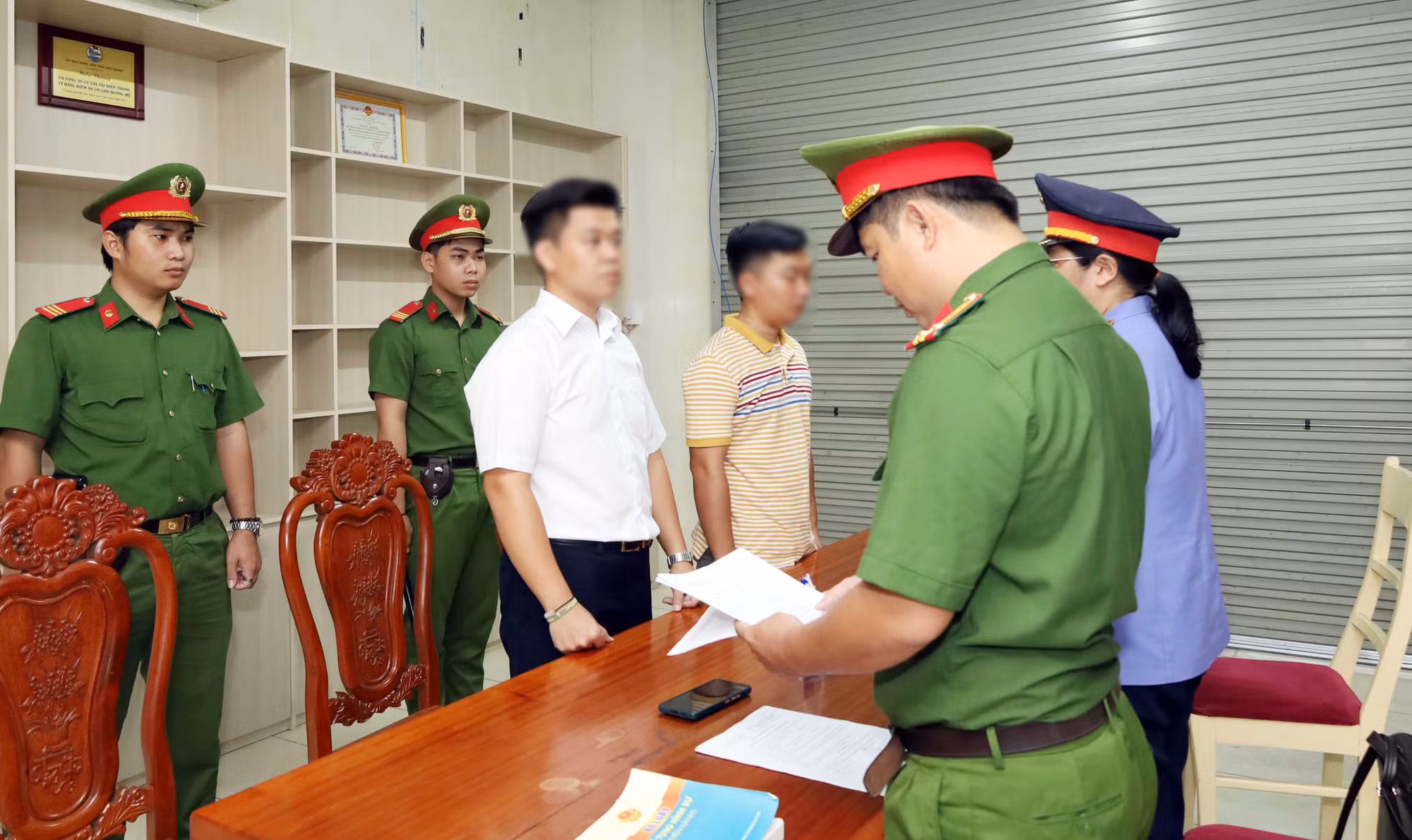 Thêm một Phó Giám đốc và Đăng kiểm viên ở Hậu Giang bị khởi tố -0