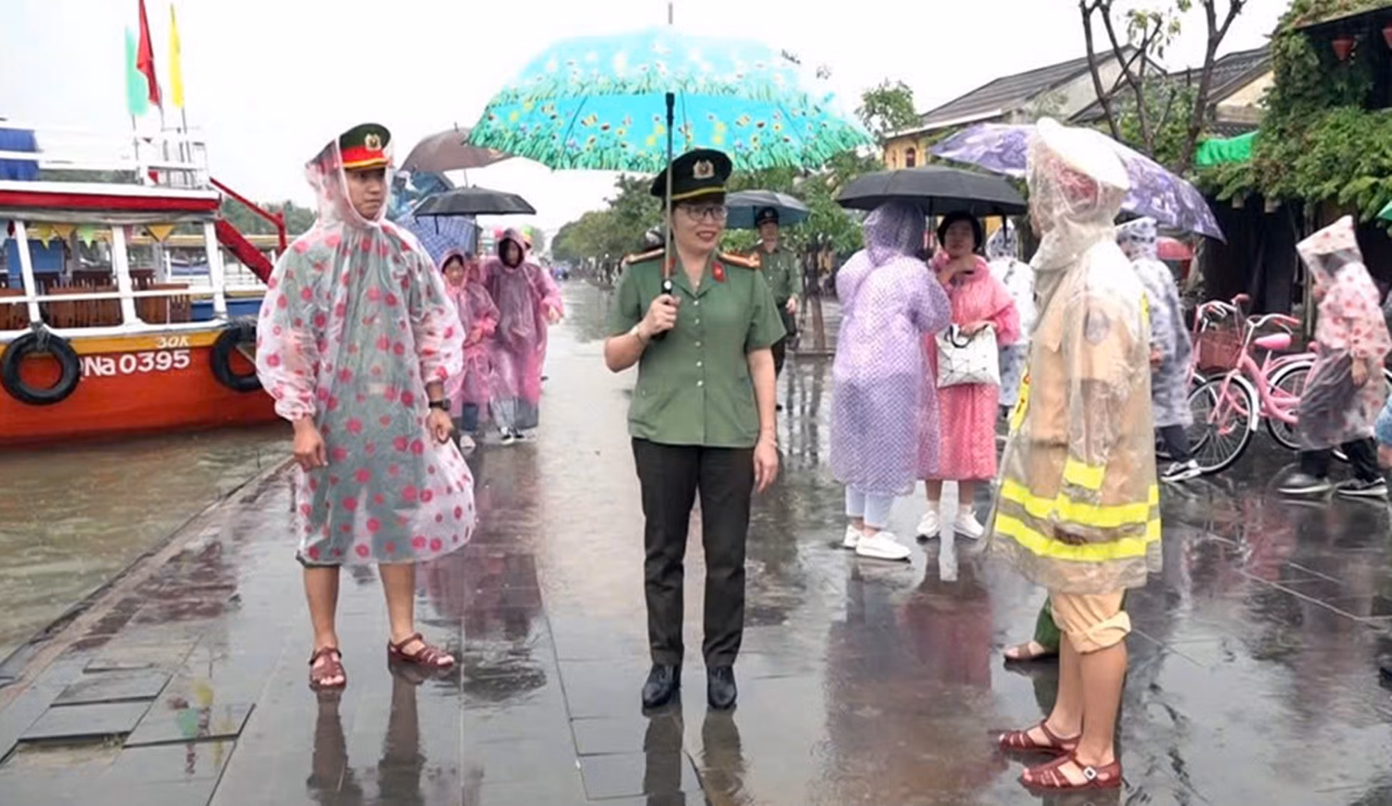 Quảng Nam chủ động sơ tán người dân trước khi bão đổ bộ -0