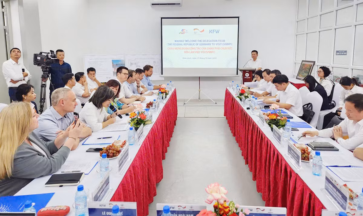 Đoàn công tác của Chính phủ Đức làm việc với EVNNPC -2