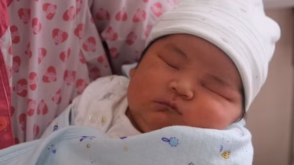 Một bé trai ra đời nặng hơn 5kg tại Bệnh viện Hùng Vương