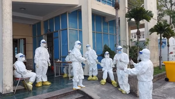 Bài cuối: Phải tăng cường năng lực của y tế cơ sở để điều trị F0 ảnh 3