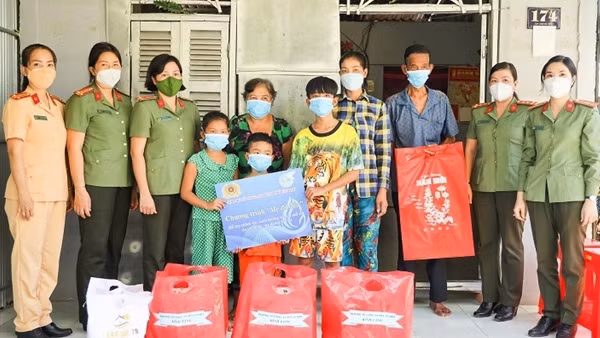Chung tay hỗ trợ trẻ em mồ côi vì COVID ảnh 4