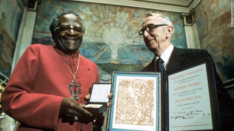 Desmond Tutu- Người luôn tìm kiếm sự hòa giải và sự công bằng -0