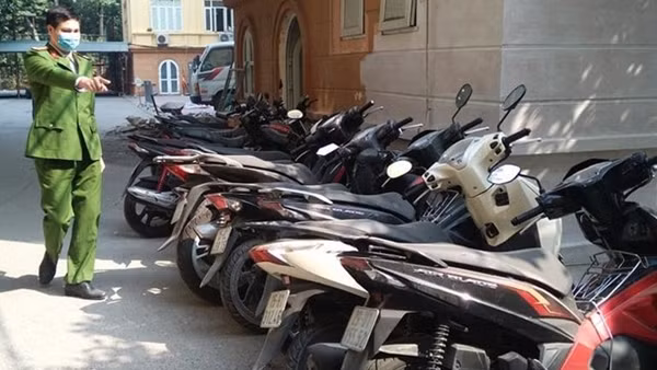 Đối tượng có tiền án về ma túy vào cửa hàng trộm sữa ảnh 3