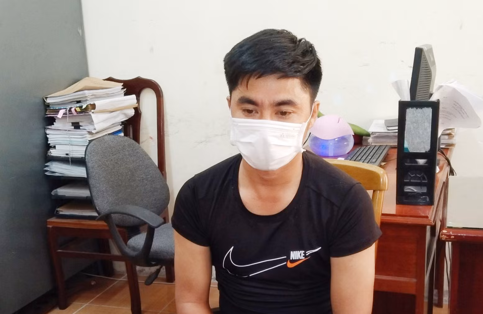 Thuê 4 xe cuốc đem thế chấp lấy 350 triệu -0
