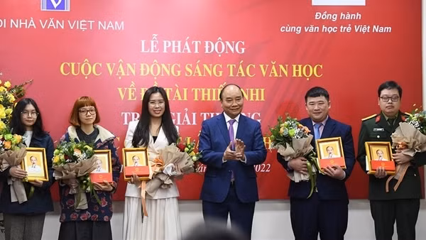 Văn học phải đi trước, biến tinh hoa văn hoá dân tộc thành sức mạnh nội sinh để phát triển đất nước