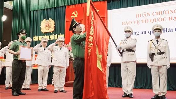“Siêu thị Tết 0 đồng” và 2.000 vé xe miễn phí cho công nhân và người nghèo ảnh 5