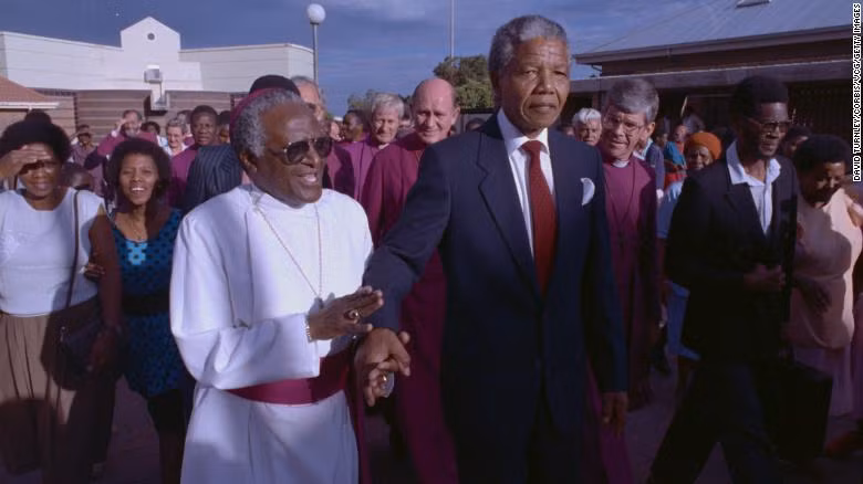 Desmond Tutu- Người luôn tìm kiếm sự hòa giải và sự công bằng -0