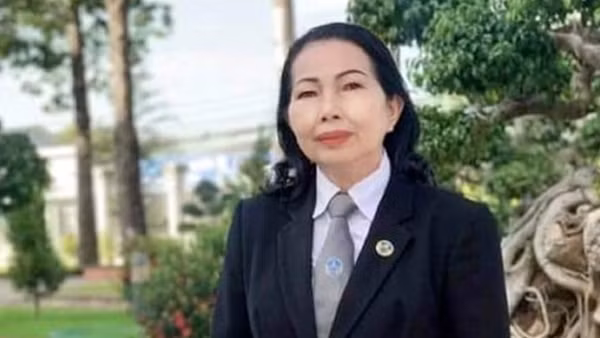 Xét xử kín vụ cha đẻ, mẹ kế hành hạ bé gái 8 tuổi ở Bình Thạnh ảnh 4