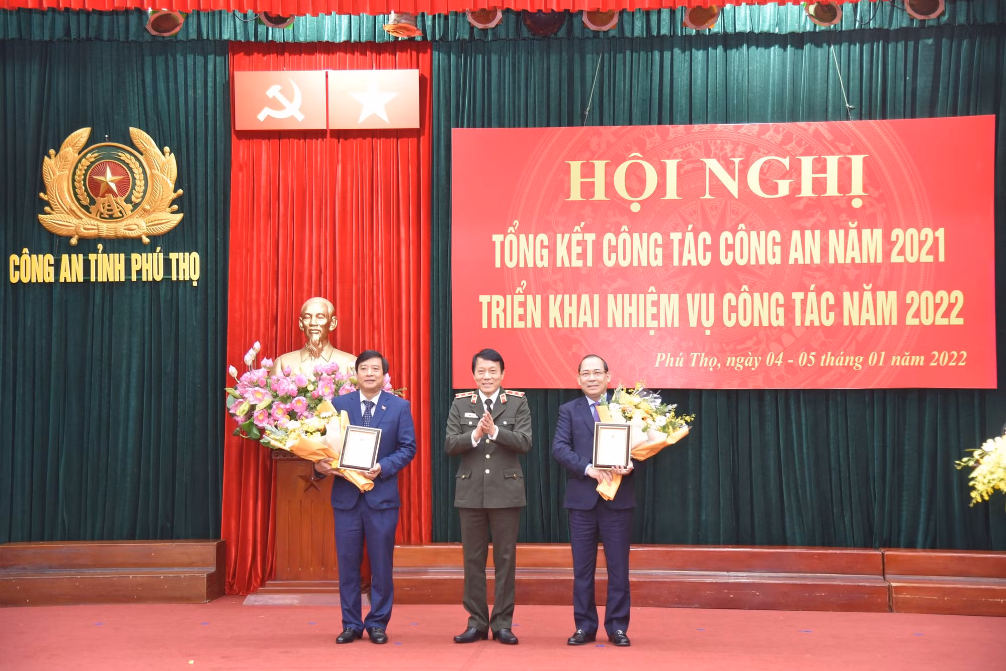 Công an tỉnh Phú Thọ phát huy truyền thống anh hùng, thi đua lập công vì an ninh đất Tổ -0