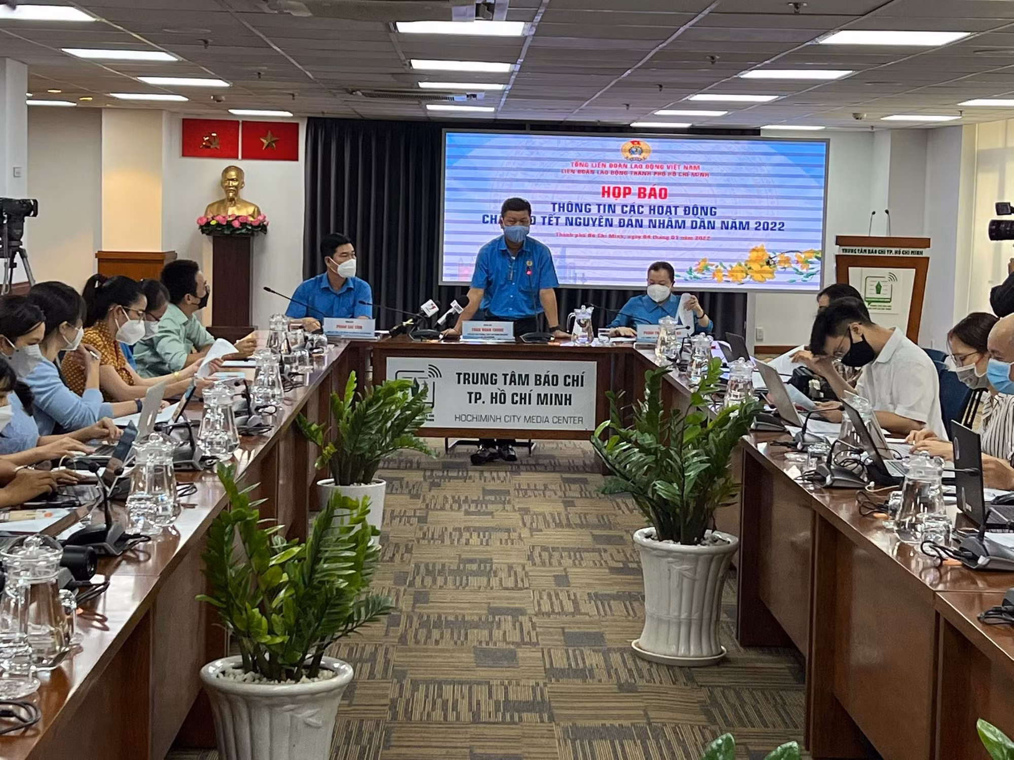 Quan tâm chăm lo Tết cho công đoàn viên và người lao động bị ảnh hưởng dịch COVID-19 -0