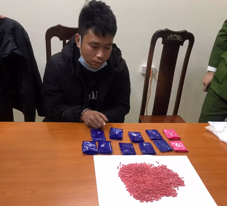 Lao khỏi chốt 141 bỏ chạy vì mang lượng lớn ma túy -0