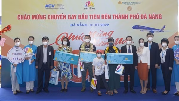 Khánh Hòa đón hơn 37 nghìn du khách trong 3 ngày đầu năm 2022 ảnh 1