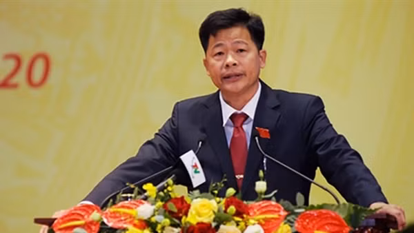 Tiếp tục đình chỉ 3 cán bộ phường làm giả hồ sơ đất đai ảnh 3