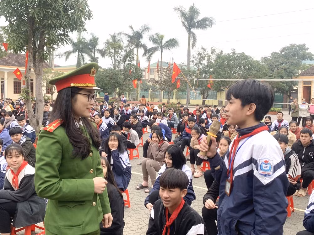 Nữ cảnh sát hình sự được vinh danh “Cán bộ, công chức, viên chức trẻ giỏi toàn quốc năm 2021” -0