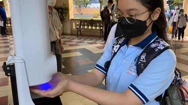 Học sinh tiểu học, mầm non “thích mê” khi được trở lại trường ảnh 9