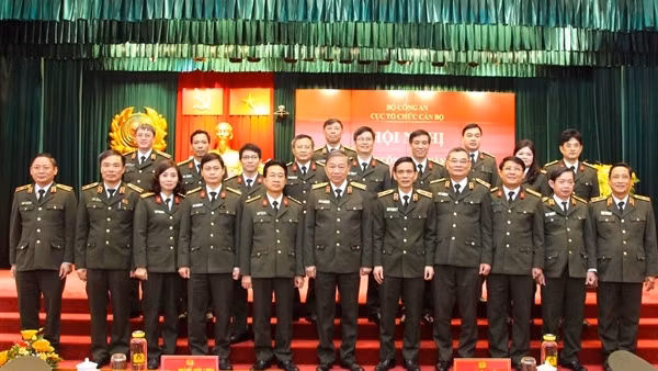 Công tác tổ chức cán bộ góp phần nâng cao chất lượng, hiệu lực, hiệu quả hoạt động của lực lượng CAND