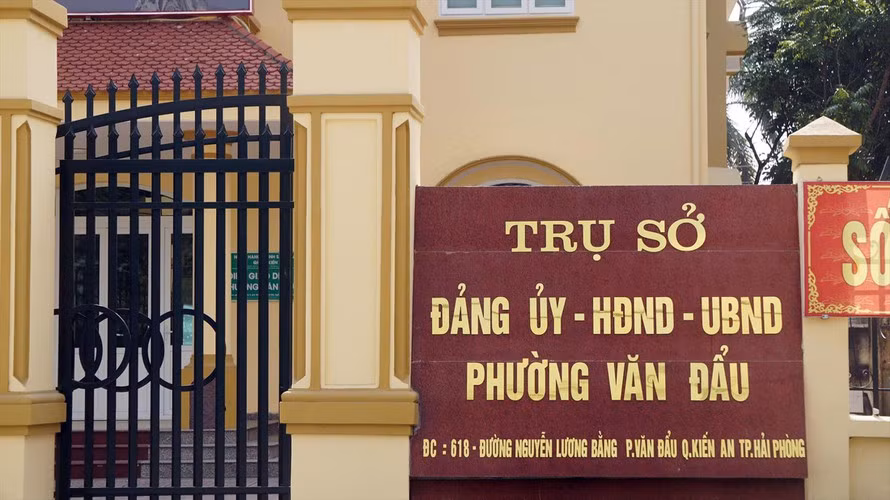 Tiếp tục đình chỉ 3 cán bộ phường làm giả hồ sơ đất đai -0