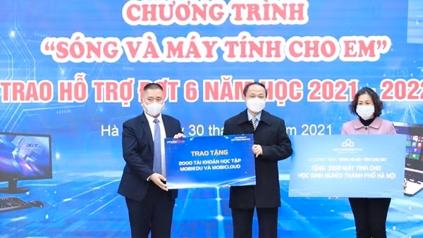 Nhiều tỉnh thành cho học sinh quay lại học trực tuyến ảnh 3