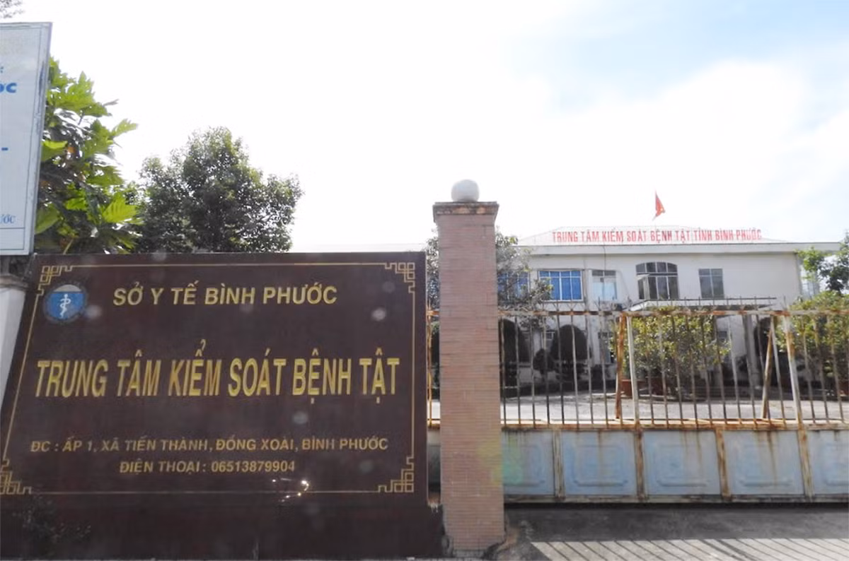 Bộ Công an làm việc với Giám đốc CDC Bình Phước nhận quà từ Công ty Việt Á -0