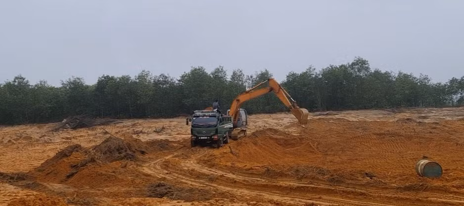 Doanh nghiệp ngang nhiên tập kết cát, sạn trái phép ảnh 3
