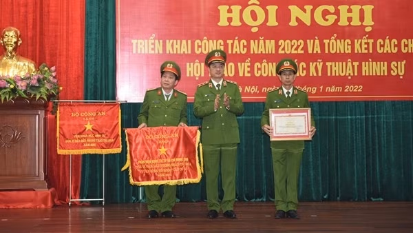 Góp sức cùng những chiến công ảnh 2