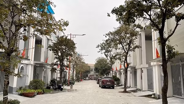 Nâng giá thiết bị để bòn rút ngân sách ảnh 2