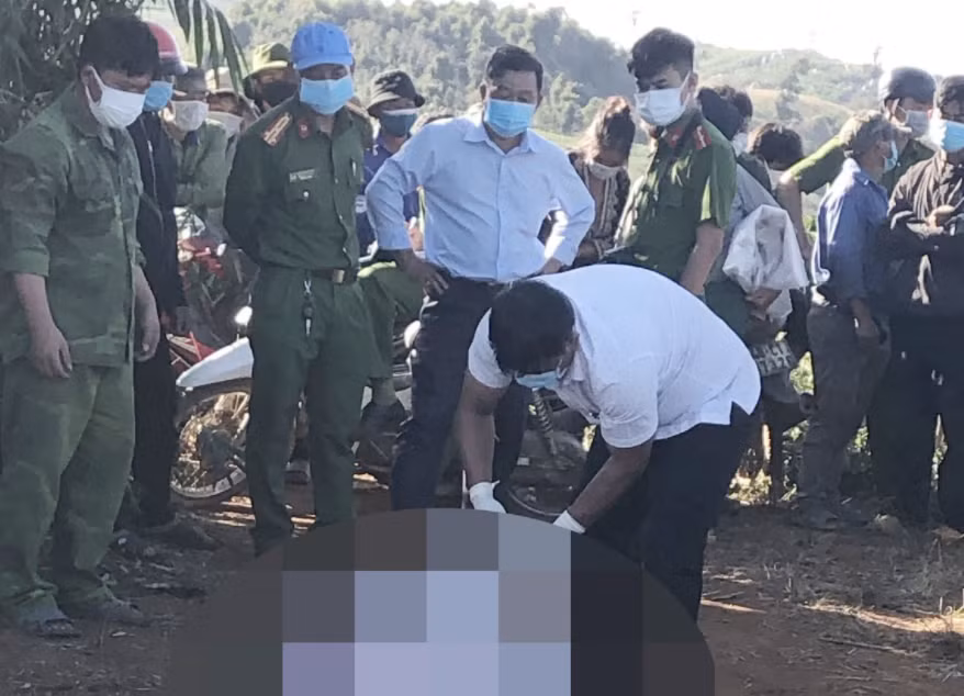 Tìm thấy thi thể bà nội của 2 cháu nhỏ tử vong bất thường ở Đắk Nông -0