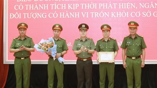Ngăn chặn 4 phạm nhân định trốn khỏi cơ sở giam giữ